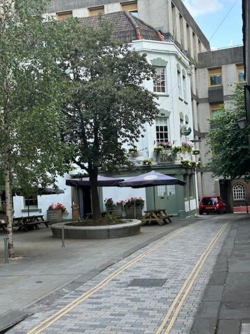 Modern 2 Bed In City Centre * Bristol